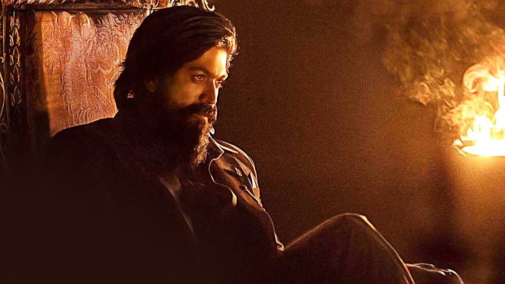 কেজিএফ: চ্যাপ্টার ২: মুক্তির পর সিনেমা জগতে ঝড় বয়ে যায়। ভারতের বক্স অফিস থেকে ১০০০ কোটি টাকা উপার্জন করলেও বিশ্বের বক্স অফিসে এই সিনেমাটি চতুর্থ স্থানে রয়েছে। আসুন জেনে নিন, কোন ১৫টি ভারতীয় সিনেমা বিশ্বের বক্স অফিসে সর্বোচ্চ স্থানে রয়েছে।