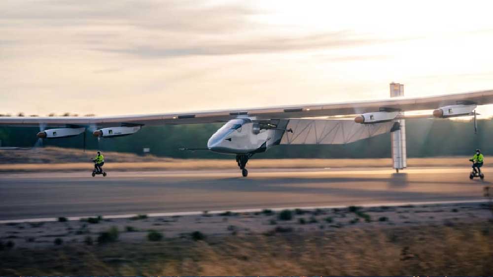 পেট্রোলিয়ামজাত দ্রব্য ব্যবহার হয় না ‘সোলার ইমপালস ২’-তে। ফলে পরিবেশ দূষণের কোনও সম্ভাবনা নেই। আশঙ্কা নেই পৃথিবীকে ঘিরে থাকা ওজোন স্তরের কোনও ক্ষতিরও। জীবাশ্ম-নির্ভর জ্বালানি চালিত রকেট ওজোন স্তরের ক্ষতি করে।