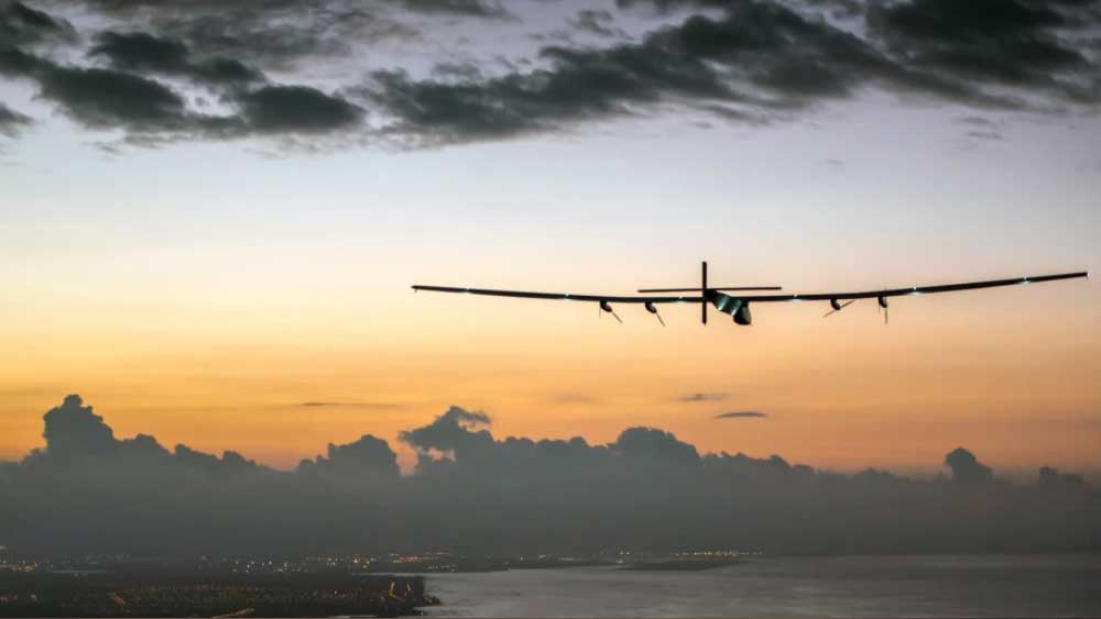 সৌরবিমানের কার্যকারিতা দেখে প্রাথমিক ভাবে সন্তোষ প্রকাশ করেছে আমেরিকা সেনা। মিলারের সংস্থার সঙ্গে ১ কোটি ১৪ লক্ষ ডলারের চুক্তিও করেছে তারা। বর্তমানে আমেরিকার কোনও ড্রোনই টানা ৩০ ঘণ্টার বেশি উড়তে পারে না। সেই সমস্যা মেটাতে পারে ‘সোলার ইমপালস ২’।