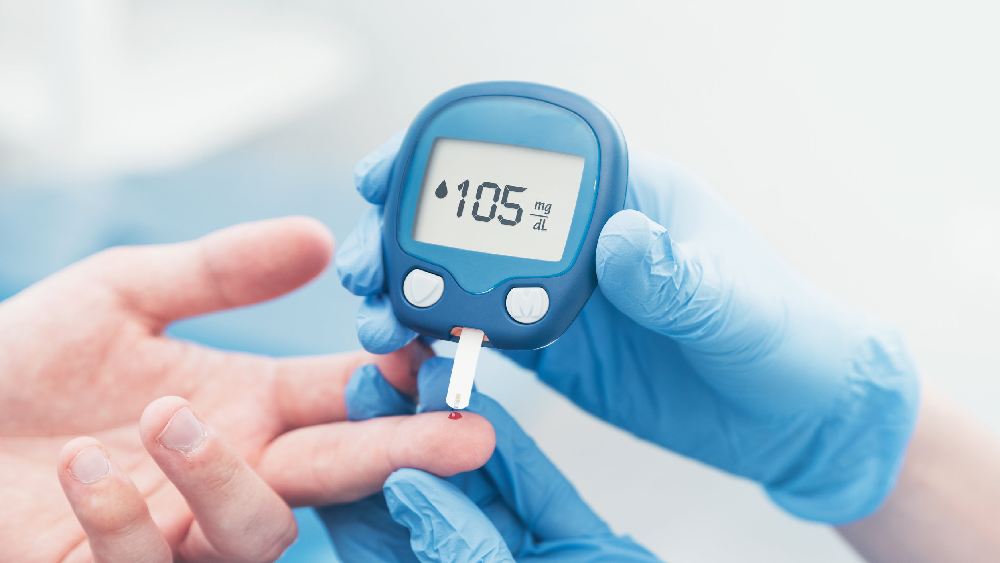 বিধিনিষেধ মেনে চলার পরেও অভিনেতাদের মধ্যেও হানা দিচ্ছে এই রোগ।