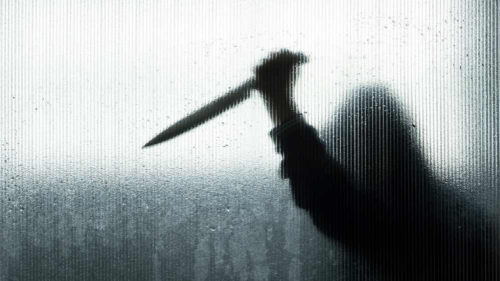 ইতিমধ্যেই সুশান্তের পরিবারের তরফে জানানো হয়, সুতপার সঙ্গে তার প্রেমের সম্পর্ক ছিল। অভিযোগ, সেই সম্পর্ক নিয়ে সুতপার পরিবারের অসন্তোষ গিয়ে পড়ে সুশান্তের উপর। তাকে নানা রকম ভাবে হেনস্থা করা হয় বলেও অভিযোগ।