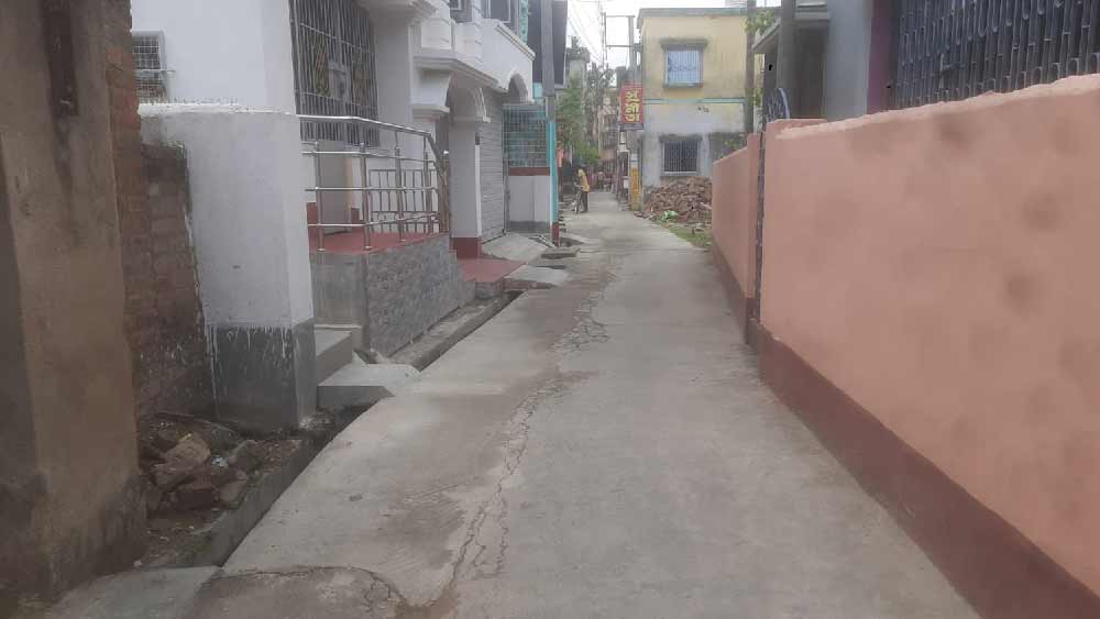 এই সিনেমা দেখার কথা জানতে পেরেই সে সুতপাকে ‘শেষ’ করে দেওয়ার পরিকল্পনা করে বলে তদন্তকারীদের জানিয়েছে সুশান্ত। সেই মতোই সোমবার সন্ধ্যায় মেস থেকে অন্য এক জনের মাধ্যমে ডেকে পাঠিয়ে খুন করে সে।