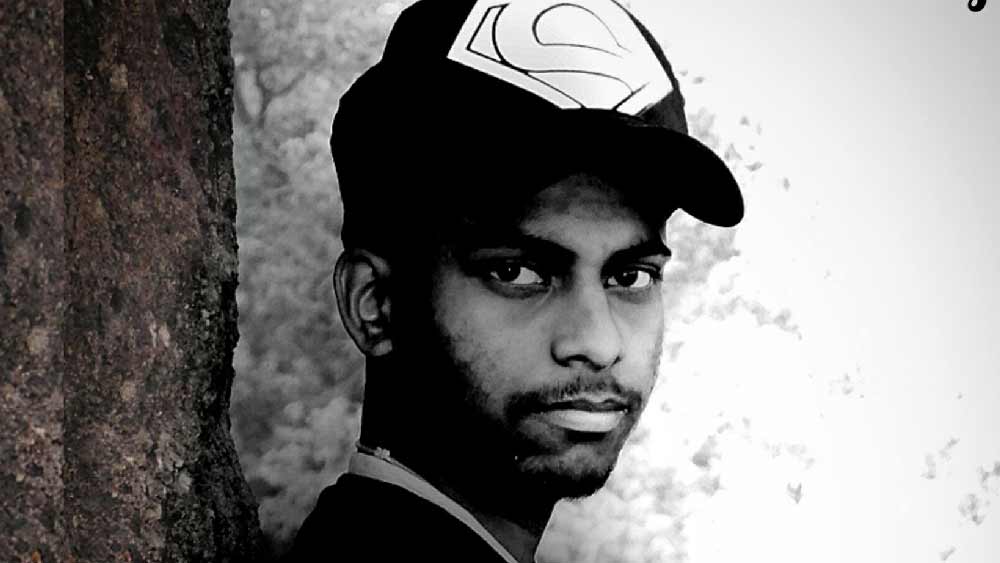 সুশান্তের পিসি, যাঁর বাড়িতে থেকে সে পড়াশোনা করত, সেই শান্তিরানি চৌধুরী জানিয়েছেন, সুতপাই নানাবিধ ভাবে সুশান্তকে উত্ত্যক্ত করতেন। 