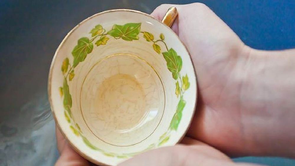 ঘষামাজা করার ফলেও অনেক সময়ে সেই জেদি দাগ উঠতে চায় না। 