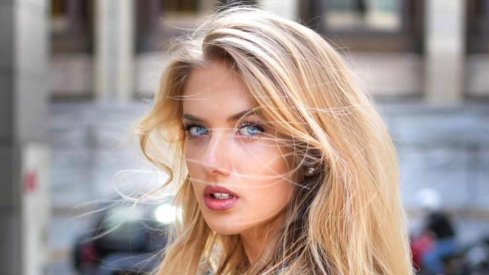 জার্মানির একটি জনপ্রিয় শোয়ে অংশ নেবেন শিমিট। ইনস্টাগ্রামে নিজেই এই খবর জানিয়েছেন।