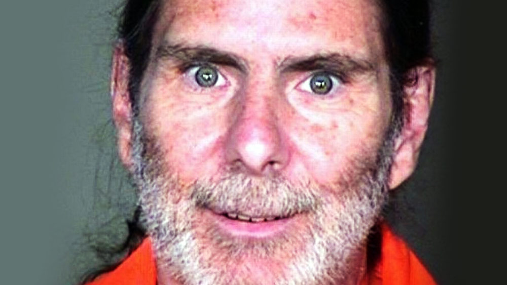 আট বছর বয়সি ভিকি লিন হসকিনসনকে খুনের অপরাধে অ্যারিজোনার জেলে ১৯৮৪ সাল থেকে সাজা কাটছে ৬৬ বছর বয়সি ফ্র্যাঙ্ক অ্যাটউড। তাঁকে আদালতে দোষী সাব্যস্ত করে। তবে আদালতে কখনই নিজের অপরাধ স্বীকার করেনি ফ্র্যাঙ্ক৷