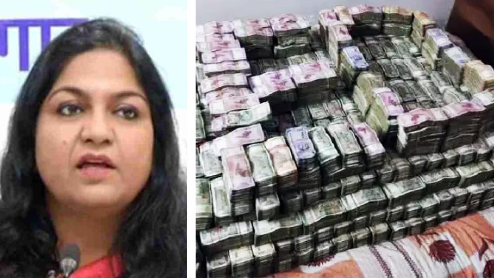 পূজা সিঙ্ঘলই নয়, তাঁর চার্টার্ড অ্যাকাউন্ট্যান্ট সুমন কুমারের বাড়িতেও তল্লাশি চালায় ইডি। যে ১৯ কোটি ৩১ লক্ষ টাকা বাজেয়াপ্ত করা হয়েছে, তার মধ্যে ১৭ কোটি টাকাই মিলেছে সুমনের বাড়ি থেকে।