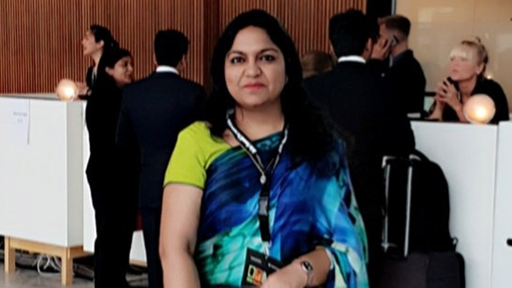 পূজা ঝাড়খণ্ড সরকারের খনি এবং ভূতত্ত্ব দফতরের সচিব পদে কর্মরত। 