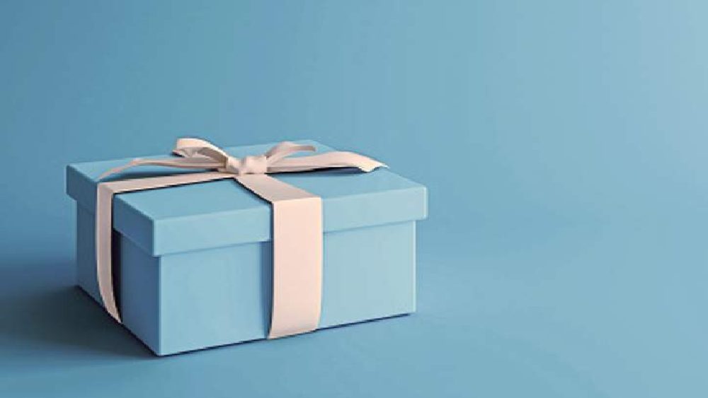 সাধ্যমত কিছু সুন্দর উপহার এই বিশেষ দিনে মায়ের হাতে তুলে দিতেও ইচ্ছে করে সকলের।