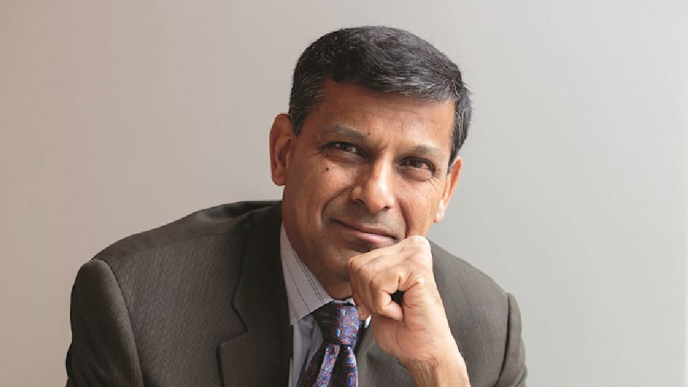 রঘুরাম রাজন (আইআইটি দিল্লি): মধ্যপ্রদেশের ভোপালে একটি তামিল পরিবারে জন্ম রঘুরাম রাজনের। ছোট থেকেই পড়াশোনায় চৌখস রাজন। ১৯৮১ সালে আইআইটি দিল্লি-তে ইলেকট্রিক্যাল ইঞ্জিনিয়ারিং কোর্সে ভর্তি হন।