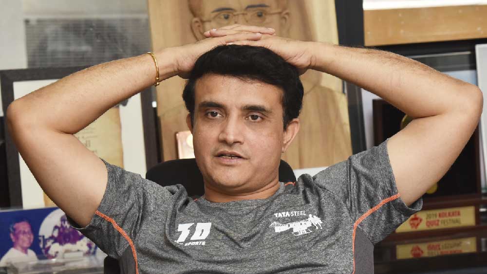 কবে সৌরভ গঙ্গোপাধ্যায় রাজনীতিতে যোগ দেবেন? যোগ দিলে কোন দলকে বাছবেন? দীর্ঘ দিন ধরে বাংলা তথা দেশে এই প্রশ্ন ঘুরপাক খাচ্ছে।