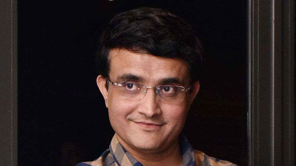 সে বার কোনও নির্বাচন হয়নি সিএবি-তে। বিজেপি এবং বামপন্থী নেতারা তার কড়া সমালোচনাও করেছিলেন। 