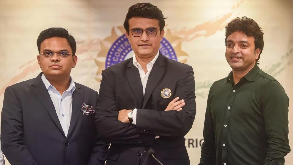 ঘটনাপ্রবাহে শেষমুহূর্তের নাটকীয় মোচড়ে সৌরভ বোর্ড সভাপতি হয়ে যান! অমিত-পুত্র জয় শাহ ভারতীয় ক্রিকেট বোর্ডের সচিব পদে বসেন।