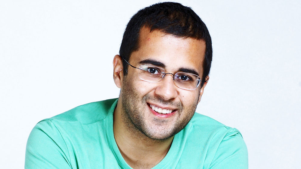 চেতন ভগত (আইআইটি দিল্লি): তাঁর প্রায় সব বই-ই বেস্টসেলার। তাঁর লেখা বই নিয়ে তৈরি হয় হিট সিনেমা।! ‘ফাইভ পয়েন্ট সামওয়ান’, ‘থ্রি মিস্টেকস্ অব মাই লাইফ’, ‘হাফ গার্লফ্রেন্ড’— একের পর এক বেস্টসেলারের লেখক চেতন হালে মুখ দেখাচ্ছেন টিভি শো এবং সিরিজে।   