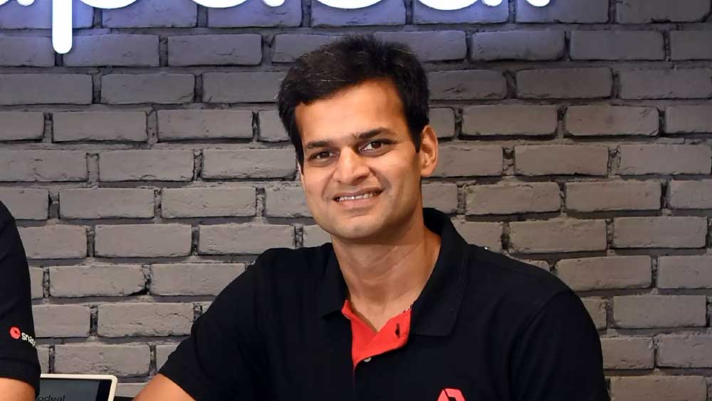 রোহিত বনশল (আইআইটি দিল্লি):  তখন সবে সবে ভারতের বাজারে ই-কমার্স সংস্থার রমরমা শুরু হয়েছে। রোহিত বনশল নামে এই আইআইটি প্রাক্তনী তৈরি করলেন স্ন্যাপডিল।