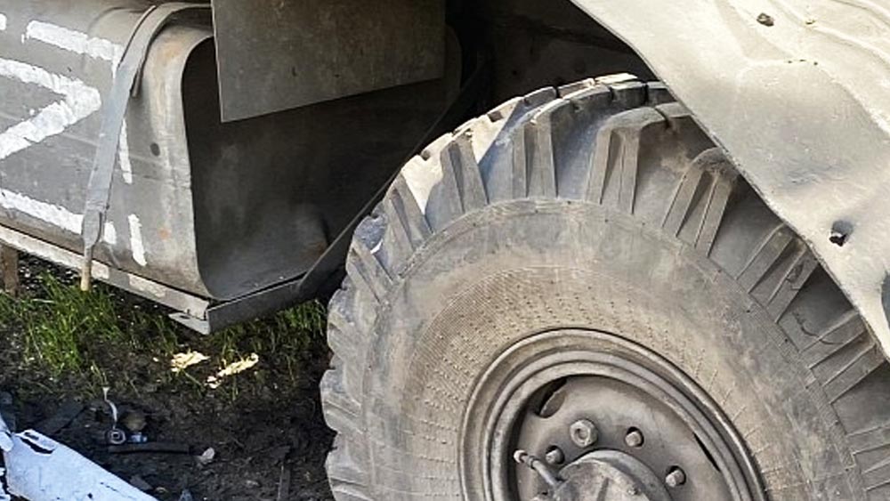 সম্প্রতি একটি ছবিতে দেখা গিয়েছে যে, রাশিয়ার একটি সেনা গাড়ি এস-১ এসএএম-এর টায়ার ফেটে যাওয়ার পর গাড়িটি কাদায় আটকে গিয়েছে।