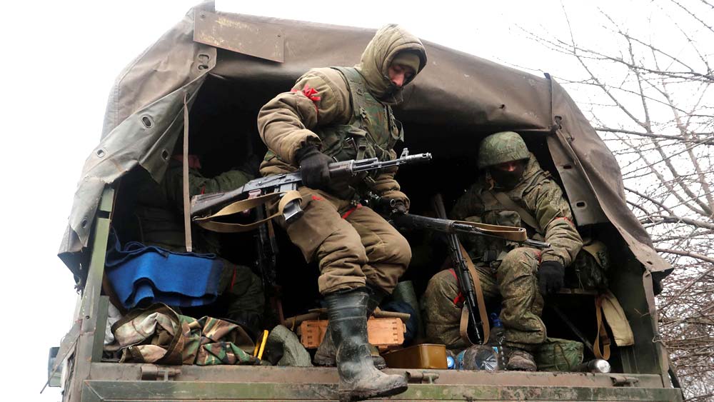 আমেরিকার সেনা বাহিনীর অবসরপ্রাপ্ত সেনাকর্তা ট্রেন্ট টেলেনকোও জানিয়েছেন, এই ঘটনার পিছনে গভীর দুর্নীতি রয়েছে।