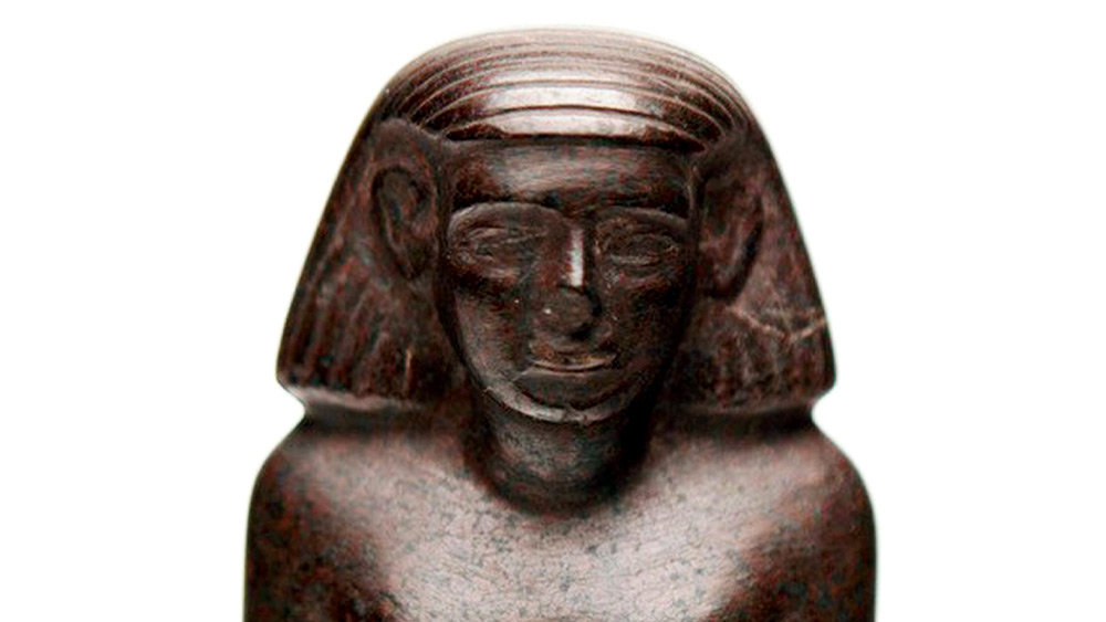 মিশরের মূর্তির এমনই রহস্য এখনও রয়েছে। ম্যানচেস্টার জাদুঘরের এক মিশরীয় মূর্তি, যা দীর্ঘদিন ধরে পর্যটকদের টানছে। হাজার চেষ্টা করেও ৮০ বছর ধরে জাদুঘরে-থাকা এই মূর্তির রহস্য সমাধান করতে ব্যর্থ হয়েছেন কর্তৃপক্ষ।