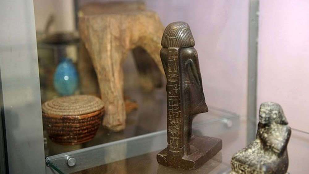 প্রাচীনকালে মিশরীয়রা বিশ্বাস করতেন, কোনও মমি ধ্বংস হয়ে গেলে তার আত্মাটি ধরে রাখার জন্য এই রকম ছোট ছোট বিকল্প মূর্তি রাখা হত। নেব-সেনু সেরকমই কোনও মূর্তি বলে মনে করেন প্রাইস।