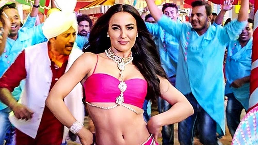 এলি উল্লেখ করেছেন, বলিউডে কাজ করার উদ্দেশে এলেও তিনি এখন দক্ষিণী সিনেমা জগতের প্রেমে পড়েছেন।