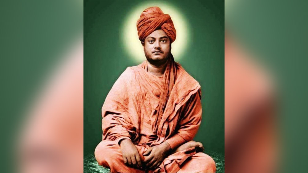 রামকৃষ্ণ মিশনের সেই সন্ন্যাসী ওই বাঈজির কাছে শোনেন তাঁর কথা। ময়নাবাঈ বলেছিলেন, “আমি সে দিন আমার জীবন্ত গোপালকে গান শুনিয়েছিলাম। সেই গান তার পর আর কাউকে শোনাইনি। আমি সব ছেড়ে চলে এসেছি এই গ্রামে …। আমার দেবতাদের নিয়েই আমার জীবন কাটিয়ে দেবার জন্যে। আমি সাক্ষাৎ ভগবানকে দেখেছি, তিনি আমার গান শুনেছেন, আমার জীবন ধন্য হয়ে গিয়েছে…।’’