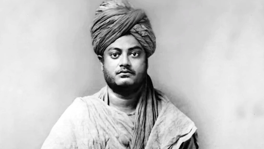 খেতড়ীর রাজা তখন বিবেকানন্দকে অনুরোধ করলেন আরও কিছু ক্ষণ থেকে যাওয়ার জন্য...। সে সময় সুরদাসের ভজন শুনে বিবেকানন্দ ফিরে এলেন।