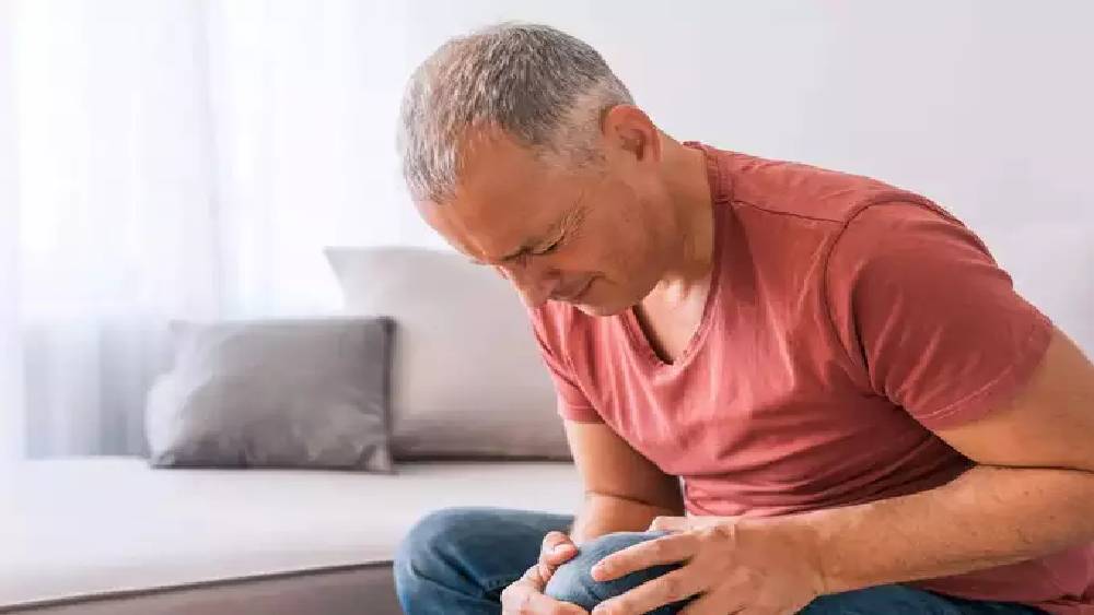 কোলেস্টেরল খুব বেড়ে গেলে পায়ের টেন্ডন লিগামেন্টগুলিতে প্রভাব পড়ে।