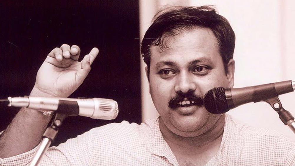 তাঁর নেতৃত্বে বেশ কিছু বড় আন্দোলন হয়েছিল। করের বিকেন্দ্রীকরণের জন্যও তিনি লড়াই করেছিলেন। তাঁর মতে, জনসাধারণের করের ৮০ শতাংশ যায় নেতা-মন্ত্রী এবং আমলাদের ভরণপোষণে এবং বাকি ২০ শতাংশ উন্নয়নের কাজ ব্যবহৃত হয়। ৯/১১-র মতো বিষয় নিয়েও তাঁর মত ছিল ‘বিতর্কিত’।  ক্রমাগত সরকারের বিরুদ্ধ মতপোষণ এবং ক্ষমতাশালী ব্যক্তিত্বদের বিরুদ্ধে মুখ খোলায় তাঁর অনেক শত্রু তৈরি হয়েছিল। ২০১১ সালের ৩০ মে, ছত্তিসগড়ের ভিলাইয়ে এক বক্তৃতা চলাকালীনই তিনি হৃদ্‌রোগ আক্রান্ত হয়ে মারা যান। সবচেয়ে রহস্য, তাঁর দেহের ময়নাতদন্ত পর্যন্ত করা হয়নি। মারা যাওয়ার পর তাঁর সারা শরীর নীল হয়ে গিয়েছিল। যা কি না বিষক্রিয়ার লক্ষণ। রাজীবের মৃত্যুর কারণ কী, হৃদ্‌রোগ না বিষক্রিয়া, তা আজও জানা যায়নি।