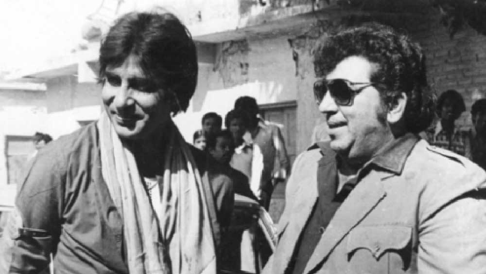 শাদাব জানিয়েছেন, বাবা মারা যাওয়ার পর তিনি জানতে পারেন একধিক প্রযোজকদের কাছে সব মিলিয়ে প্রায় সওয়া কোটি টাকা পান তাঁরা।