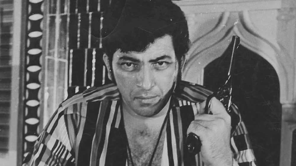 কিন্তু ‘গব্বর’ মারা যাওয়ার পর কেউ সেই টাকা দিতে আসেননি। তবে যাঁরা অল্প টাকা ধার নিয়েছিলেন তাঁদের অনেকেই টাকা ফেরত দিয়েছিলেন বলে জানান শাদাব।