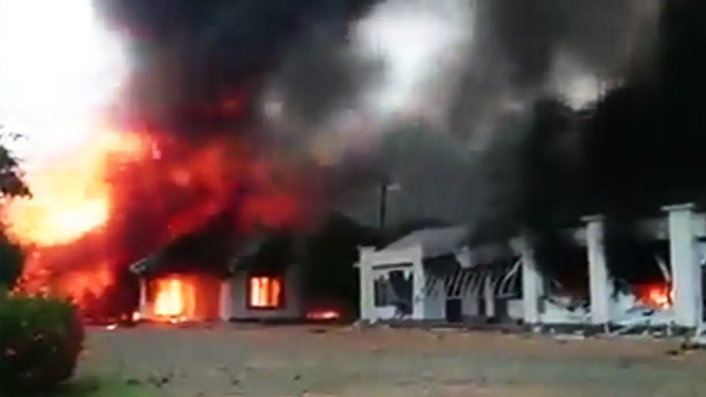 প্রধানমন্ত্রীর ইস্তফা, নিহত এমপি, প্রাক্তন মন্ত্রীর বাড়িতে আগুন! জ্বলছে শ্রীলঙ্কা