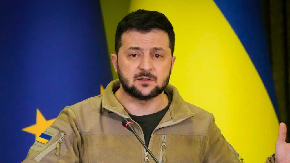 ১ লক্ষ ১০ হাজার ডলার (ভারতীয় মুদ্রায় প্রায় ৮৫ লক্ষ টাকা) মূল্যে বিক্রি হয়েছে সেই সাদামাটা পশমের জ্যাকেট।