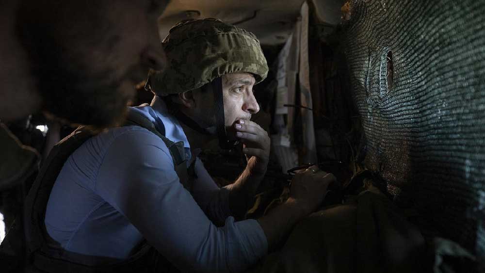 অনুষ্ঠানে যুদ্ধ চলাকালীন ইউক্রেনবাসীদের নানা সাহসিকতার গল্প শোনাানো হয়।