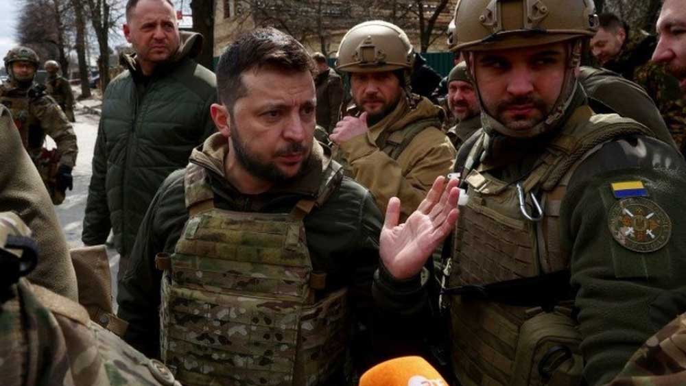 যুদ্ধের সময় প্রয়াত চিত্রগ্রাহক ম্যাক্স লেভিনের তোলা ছবিও বিক্রিও হয়েছে এই অনুষ্ঠানে।