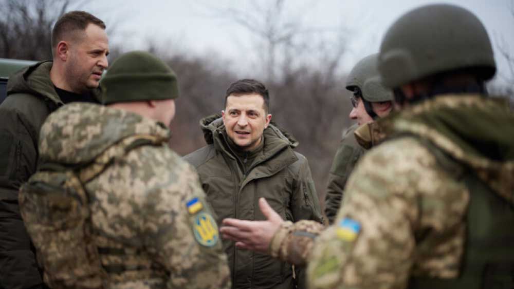 তিনি ইউক্রেনের পাশে থাকার বার্তা দিয়ে বলেন, ‘‘যত দিন আমাদের সাহায্যের প্রয়োজন হবে, তত দিন আমরা পাশে থাকব।’’