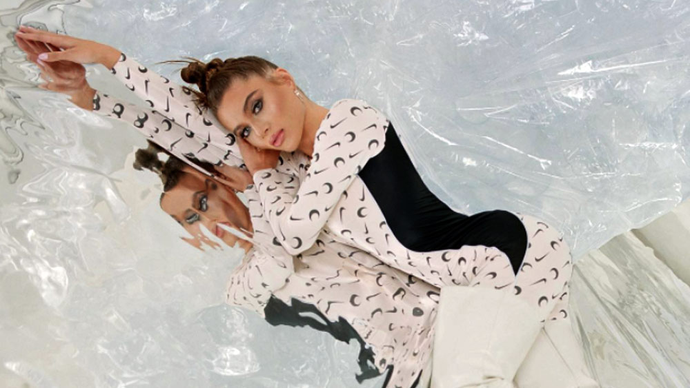 পর্ন তারকা হিসেবে যথেষ্ট খ্যাতি অর্জন করার কারণে ইনস্টাগ্রামে লানা প্রায় ১ কোটি ৬৭ লক্ষ মানুষ অনুসরণ করেন।