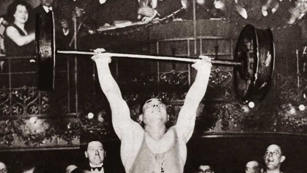 ১৯৩০ সালে তিনি একটি অ্যাক্সেল দ্বারা সংযুক্ত রেলগাড়ির চাকা তুলে বিশ্ব রেকর্ড করেন।