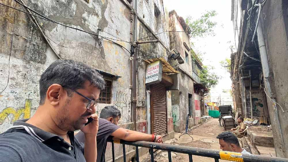 প্রায় সব বাসিন্দার কপালেই চিন্তার ভাঁজ এবং পুরনো ঠিকানায় ফিরতে পারা নিয়ে অনিশ্চয়তা।