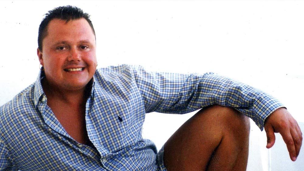 লেভির বিয়ে করার ইচ্ছের বিরোধিতা করে সরব হয়েছেন দেশের বেশির ভাগ প্রশাসনিক কর্মকর্তা। কারামন্ত্রী ভিক্টোরিয়া অ্যাটকিন্স জানিয়েছেন, এই বিয়ে আটকাতে তিনি তাঁর সমস্ত ক্ষমতা প্রয়োগ করবেন। বিয়ে আটকাতে তিনি আধিকারিকদের সঙ্গে ইতিমধ্যেই বেশ কয়েকটি জরুরি বৈঠক সেরেছেন।