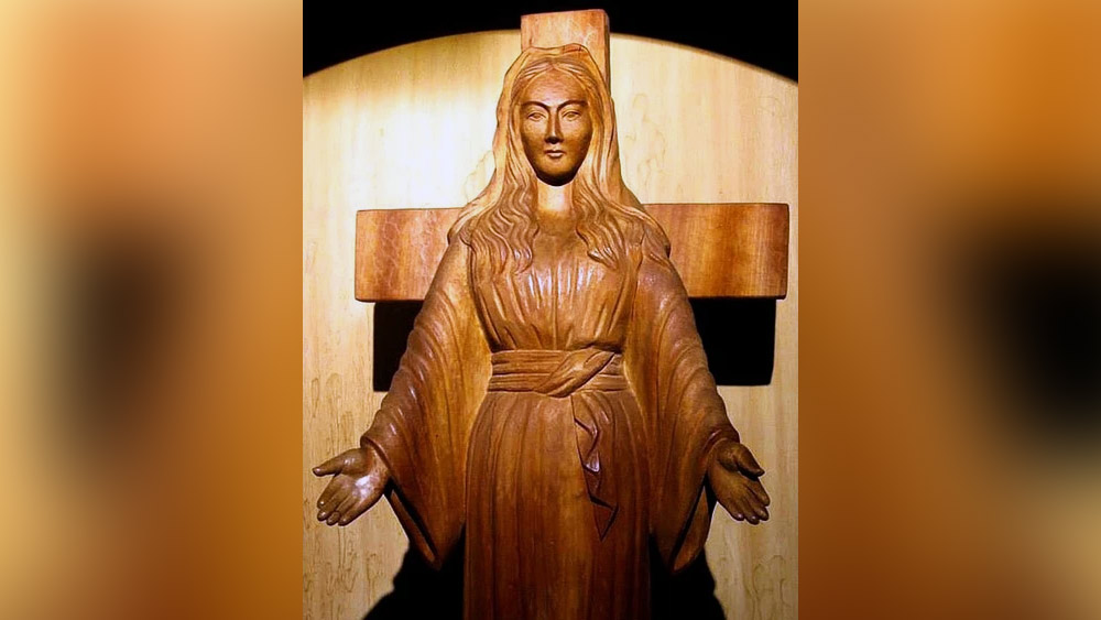 তার পর থেকে প্রায়ই এই মূর্তিতে কাঁদতে দেখা গিয়েছে। রোসানা মূর্তির চোখ থেকে লাল তরল বের হওয়ার ছবি নেটমাধ্যমে পোস্ট করলেই তাঁর বাড়ির বাইরে ভিড় জমে যেত।