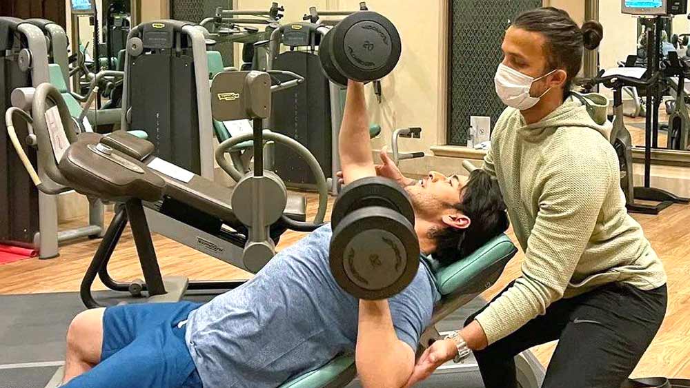 স্ট্রেচিং, স্কোয়াট, কার্ডিও মহেশ বাবুর প্রাত্যহিক ফিটনেস রুটিনে থাকে।