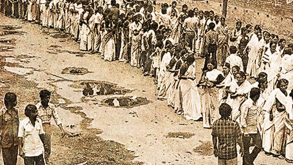 মহিলা ক্ষমতায়ন নিয়ে তো বললেই চলবে না। দরকার ছাপা অক্ষর। এটা অনুধাবন করে শুরু করলেন ‘অভিযাত্রী’ পত্রিকার কাজ। যার সম্পাদক তিনি নিজেই। শুধু যে তিনি বাগ্মী তাই নন, এই পত্রিকার মাধ্যমে চন্দ্রপ্রভা নিজের লেখকসত্তারও পরিচয় ঘটালেন। ‘পিতৃভিটা’, ‘সিপাহী বিদ্রোহ’, ‘দিল্লির সিংহাসন’— একের পর এক বই লেখেন তিনি।