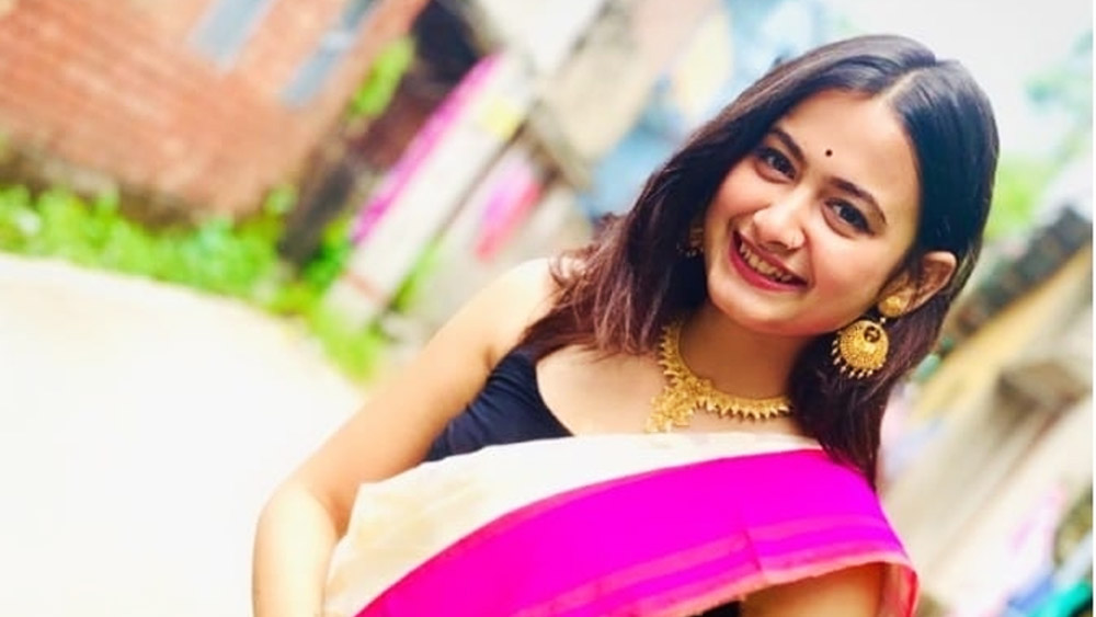 পল্লবী ‘মন মানে না’ নামে একটি ধারাবাহিকের মুখ্য চরিত্রে অভিনয় করছিলেন। রবিবার শ্যুটিংয়ে যাওয়ারও কথা ছিল তাঁর। 