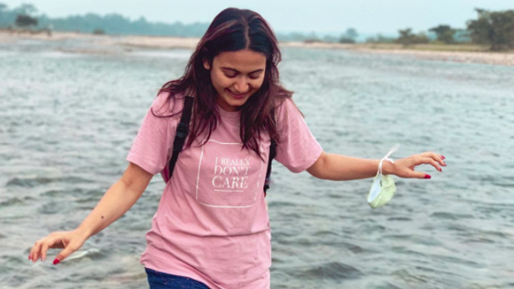 অভিনেত্রীর সহকর্মীরা প্রশ্ন তুলেছেন, হাসিখুশি, প্রাণবন্ত একটি মেয়ে হঠাৎ আত্মহত্যার সিদ্ধান্ত নিল কেন?  তা অবিলম্বে তদন্ত করে বের করুক পুলিশ। 