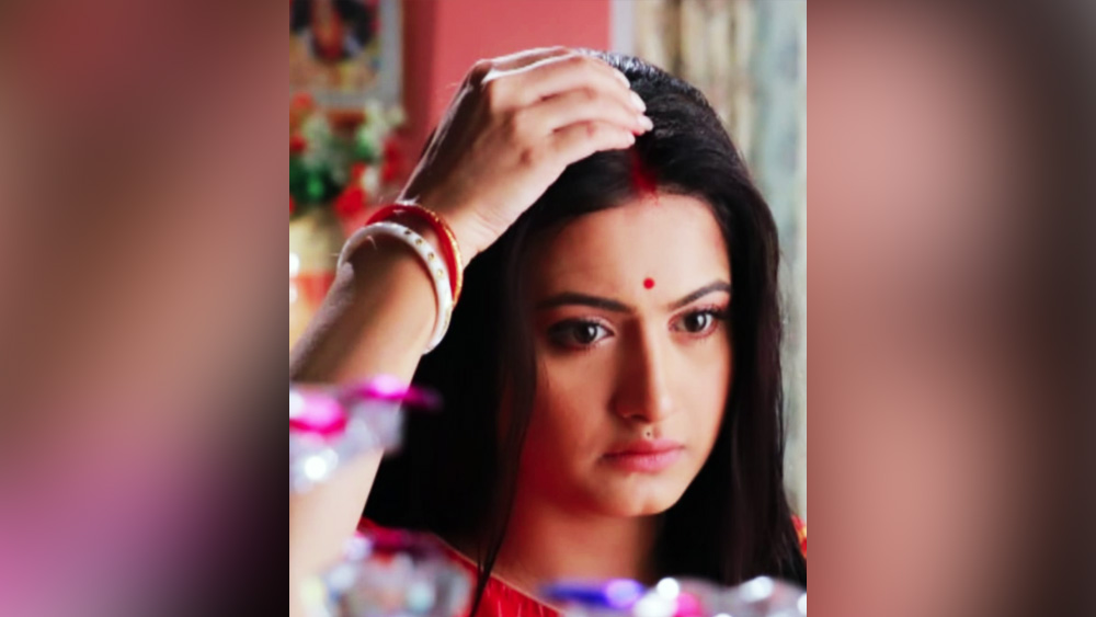 ‘আমি সিরাজের বেগম’ ধারাবাহিকে পল্লবীর বিপরীতে ছিলেন শন বন্দ্যোপাধ্যায়। অভিনেত্রী সুপ্রিয়ার নাতি শনের সঙ্গে পল্লবীর রসায়ন জনপ্রিয় হয়েছিল। টলিউডে কাঙ্ক্ষিত ‘ব্রেক’ পেয়ে গিয়েছিলেন পল্লবী। আসতে শুরু করেছিল গুরুত্বপূর্ণ চরিত্রে অভিনয়ের প্রস্তাবও। 