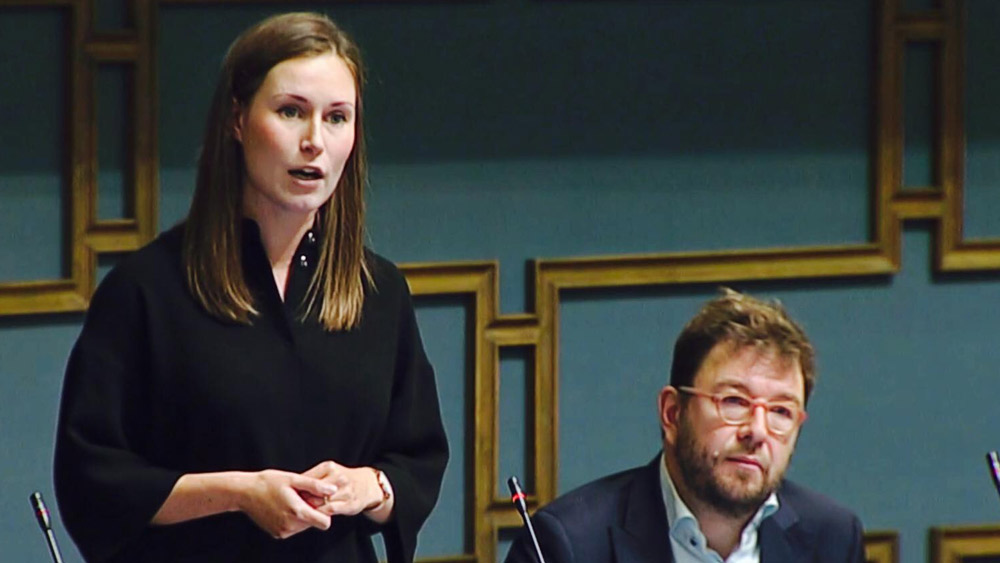 ২০১৫ সালে তিনি ফিনল্যান্ডের পার্লামেন্টের সাংসদ হন। ২০১৯ সালে দ্বিতীয়বার জিতে তিনি পরিবহণ ও যোগাযোগ মন্ত্রী হন।