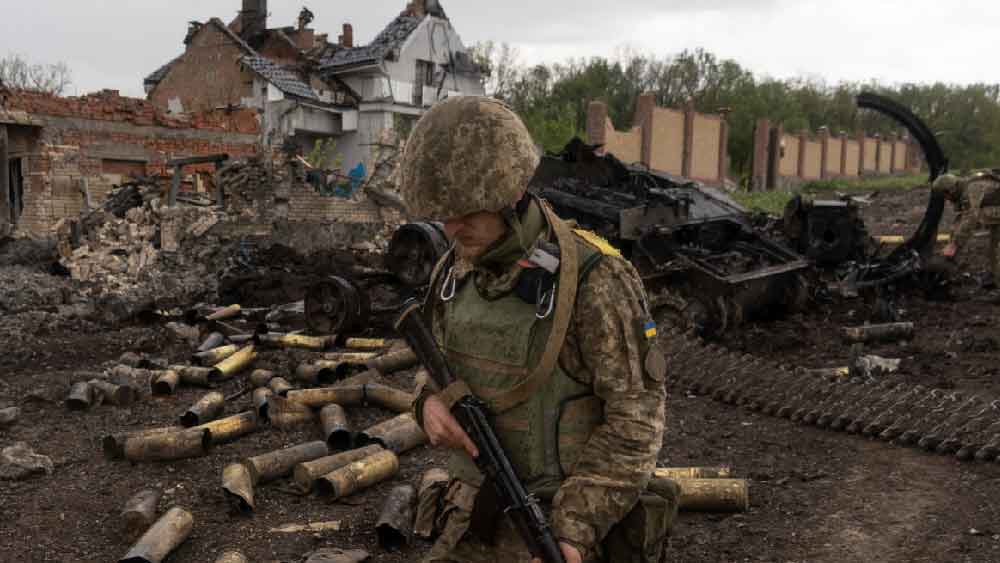 ক্রিস্টিনার কথায়, ‘‘আমার হাতে যে অস্ত্রই থাকুক না কেন, সামরিক বাহিনী হোক বা অস্ত্র প্রতিযোগিতা, যেখানেই থাকি না কেন, আমি শেষ দেখে ছাড়ি।’’