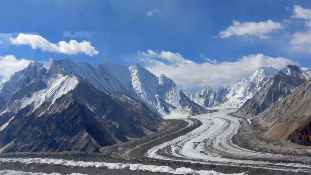 বিশ্বের সর্বোচ্চ যুদ্ধক্ষেত্র? আজ্ঞে হ্যাঁ। ঠিকই ধরেছেন। সিয়াচেন গ্লেসিয়ারের কথা হচ্ছে।