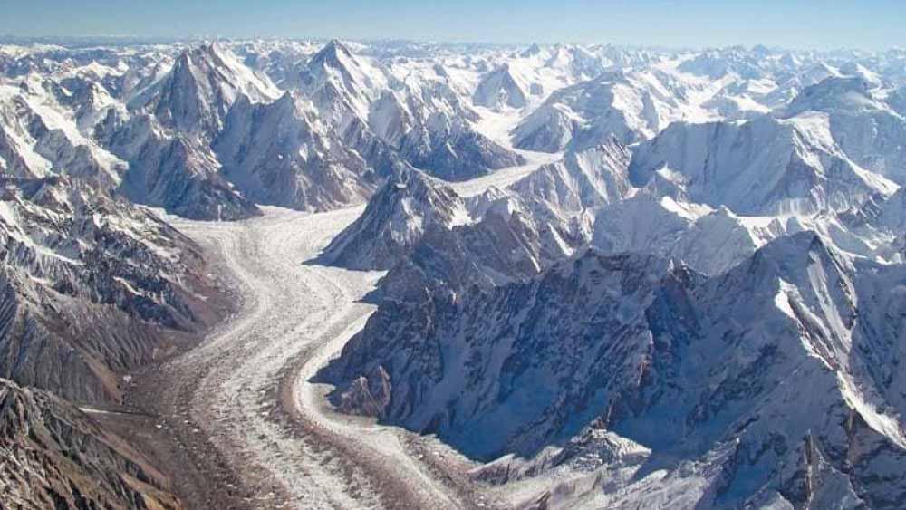 অক্সিজেন কম থাকায় স্মৃতি চলে যায় অনেক সেনার। এই শিবিরে একবার থাকলে সমতলে ফিরে আসার পরও স্বাভাবিক হয় না শরীর। তাপমাত্রা অত্যন্ত কম থাকায় শরীরে থাবা বসায় তুষারক্ষত। হাত-পা-আঙুল হারানোর ঘটনার নজির খুব একটা কম নয়। বিশেষ ভাবে তৈরি দস্তানা না পরে বন্দুকের ধাতব অংশ স্পর্শ করলেও থাবা বসাতে পারে তুষারক্ষত।
