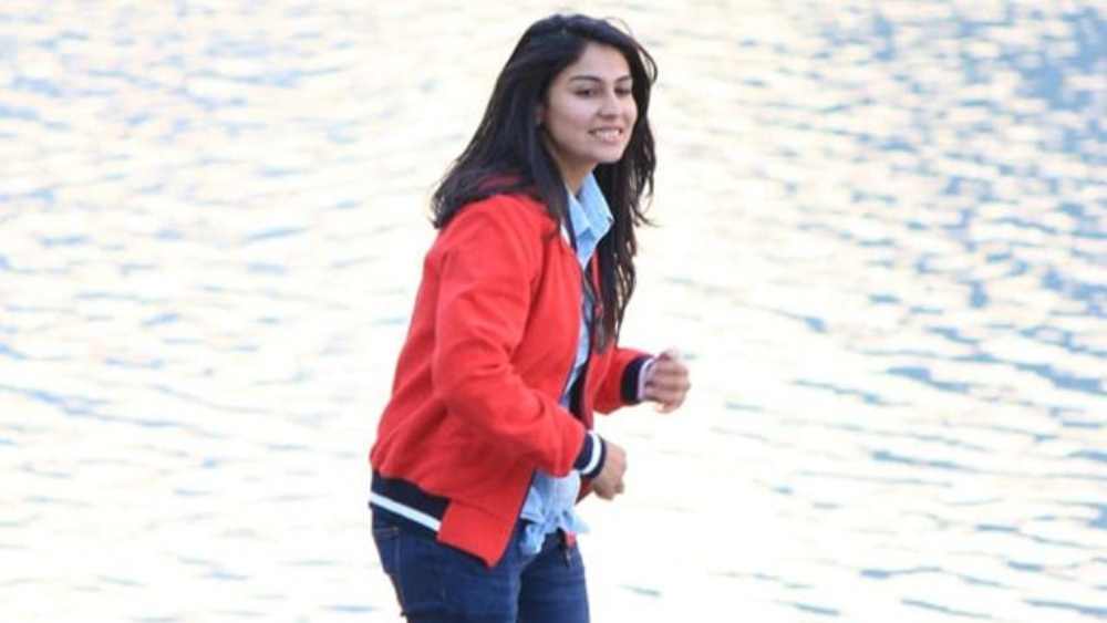 পাকিস্তানের জাতীয় দলে ২০১০ সালে অভিষেক হয় কাইনাতের। প্রথমে টি২০ দলে সুযোগ পান তিনি। পরের বছর অভিষেক হয় এক দিনের দলে।